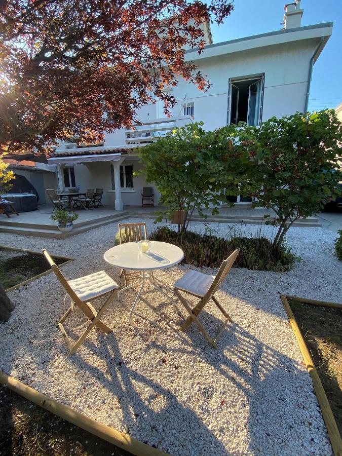 Appartement Rez De Villa Proche Port Et Plages De Sanary Buitenkant foto