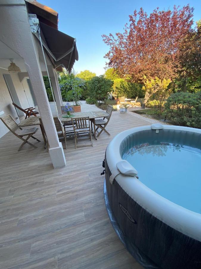Appartement Rez De Villa Proche Port Et Plages De Sanary Buitenkant foto