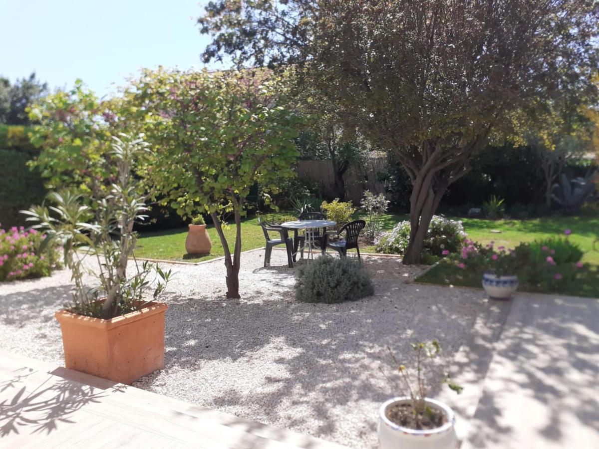 Appartement Rez De Villa Proche Port Et Plages De Sanary Buitenkant foto